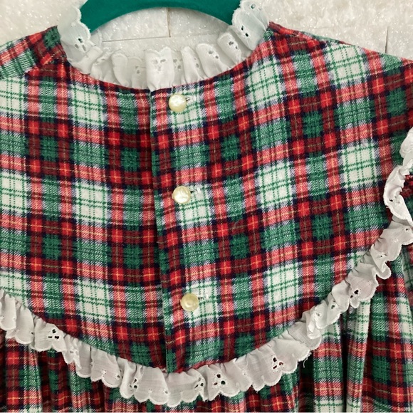 ❤️Lanz soft flannel nightgown w/ pearl buttons eyelet trim. - Picture 6 of 7